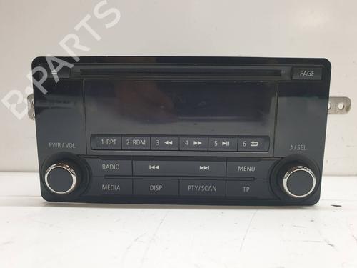 Radio MITSUBISHI PAJERO IV (V8_W, V9_W) 3.2 DI-D 4WD (V98W, V88W) 8701A631