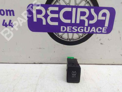 Used Switch NISSAN JUKE (F15) [2010-2019]  9477083
