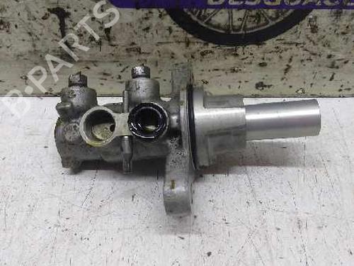 Used Brake master cylinder RENAULT KANGOO / GRAND KANGOO II (KW0/1_) [2008-2025]  9462481