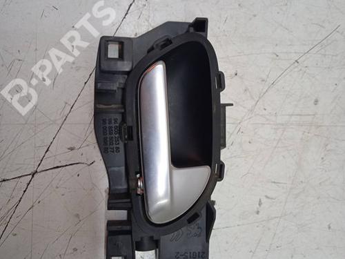 front-right-interior-door-handle-citroen-c4-picasso-ii-16-bluehdi-120-9660525380-2013-9488238 main image