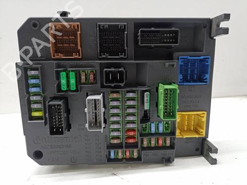Used Fuse box PEUGEOT 308 II (LB_, LP_, LW_, LH_, L3_) [2013-2021]  26564113