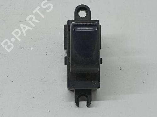 Used Right front window switch NISSAN PRIMERA Hatchback (P12) [2002-2025]  11821439