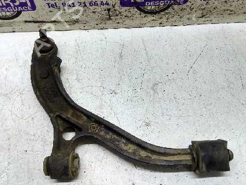 Used Left front suspension arm CHRYSLER VOYAGER II (ES) [1990-1995]  9489925
