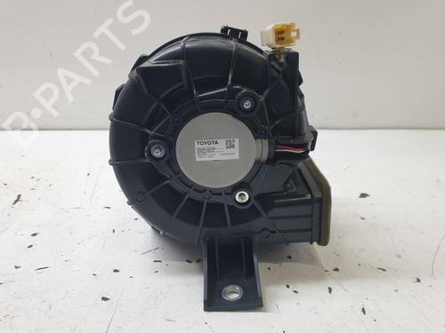 Used Heater blower motor TOYOTA YARIS (_P13_) 1.5 Hybrid (NHP130_, NHP130) (101 hp) 24802714