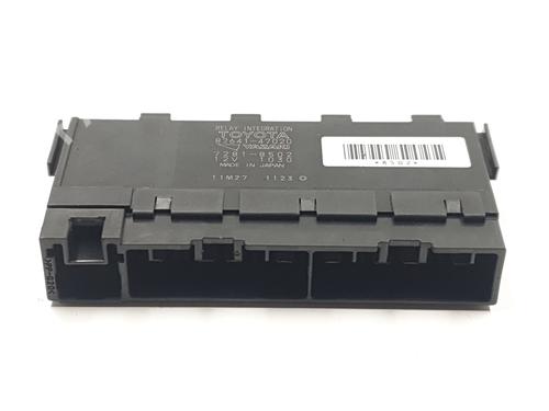 fuse-box-toyota-verso-_r2_-2009-2010-2011-2012-2013-2014-2015-2016-2017-2018-32385279 main image