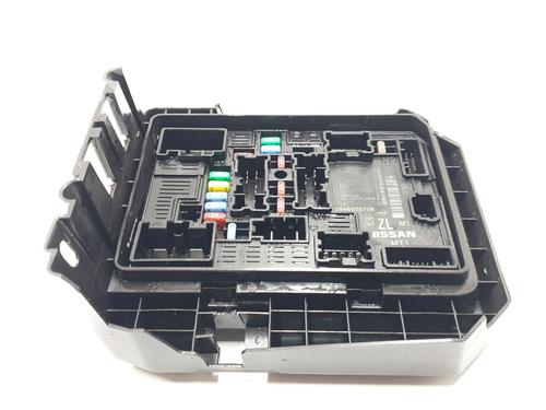 Used Fuse box RENAULT CAPTUR I (J5_, H5_) 1.3 TCe 130 (J5NJ, J5NE) (131 hp) 30870548