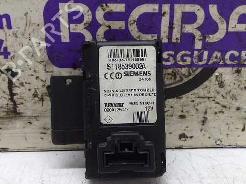 Used Control unit RENAULT SCÉNIC II (JM0/1_) [2003-2010]  9473278