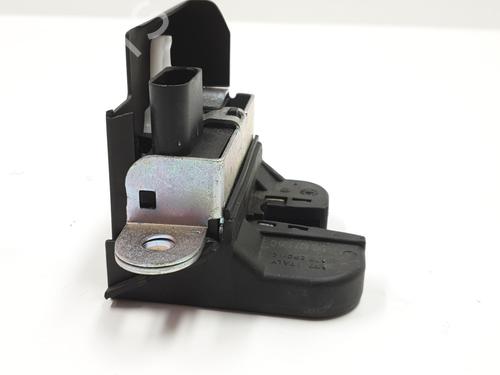 Tailgate lock VW GOLF VI (5K1)  | BP25888135C101 