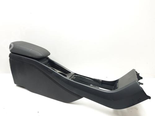 Used Middle console Middle console VOLVO V40 Hatchback (525) D3 (150 hp) 39956830 39956830