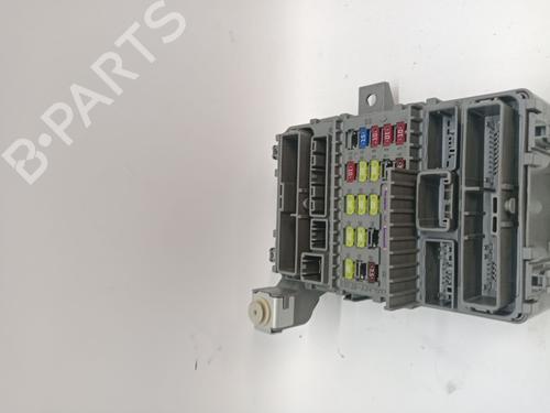 Used Fuse box Fuse box 15058774 15058774