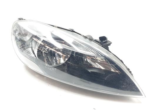 right-headlight-volvo-v40-hatchback-525-2012-2013-2014-2015-2016-2017-2018-2019-39988168 main image