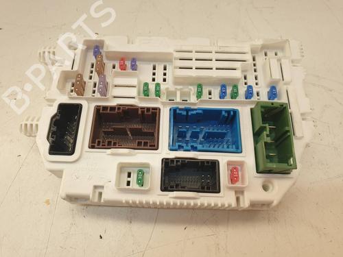 Used Fuse box PEUGEOT 308 III (FB_, FH_, FP_, F3_, FM_) PureTech 130 (FPHNSL, FPHNST) (131 hp) 15991981