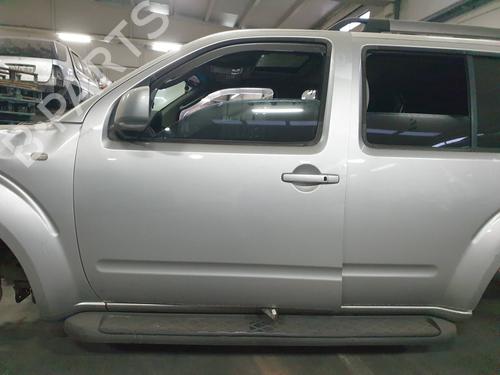 Used Left front door NISSAN PATHFINDER III (R51) 2.5 dCi (174 hp) 15520102