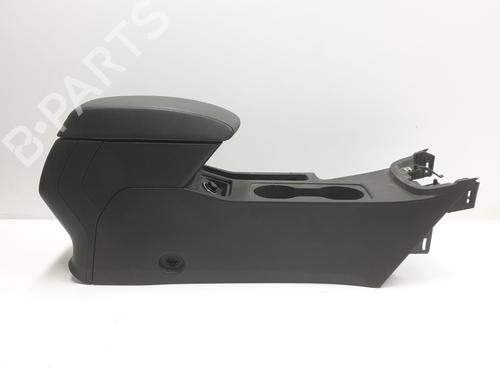 Used Armrest / Center console SEAT LEON (5F1) 1.6 TDI (105 hp) 28106833