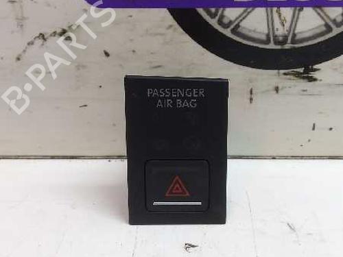 Used Warning switch VW GOLF VII (5G1, BQ1, BE1, BE2) [2012-2021]  9481692