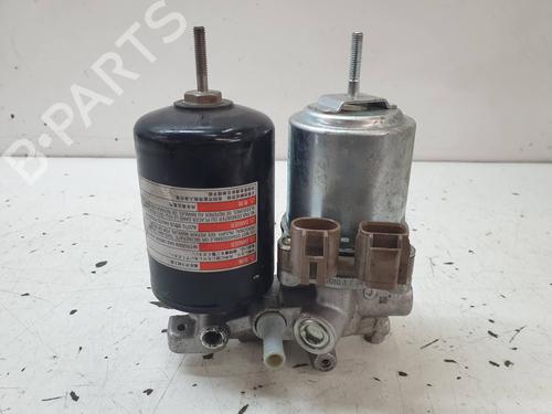 Used Brake master cylinder TOYOTA YARIS (_P13_) 1.5 Hybrid (NHP130_, NHP130) (101 hp) 24802738