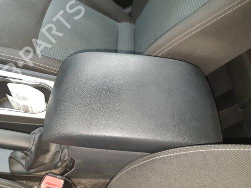 Used Armrest / Center console FORD MONDEO IV Turnier (BA7) [2007-2015]  15132593