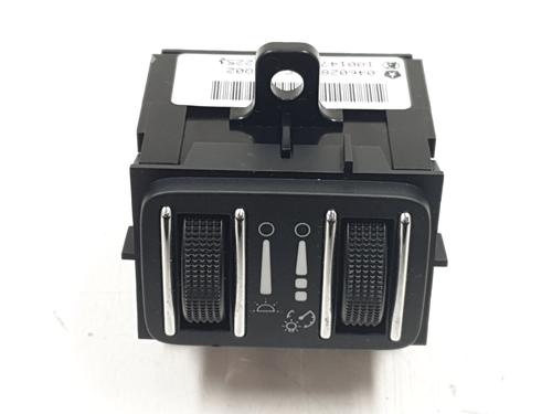 switch-lancia-thema-lx_-2011-2012-2013-2014-34446074 main image