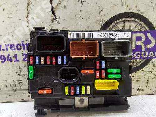 Used Fuse box Fuse box CITROËN C3 Picasso (SH_) 1.6 HDI 90 (92 hp) 9478884 9478884
