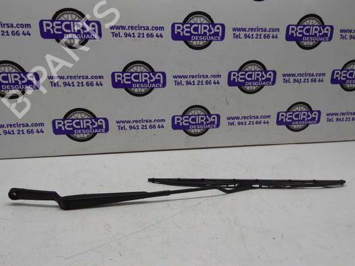 Used Front windshield wiper arm SKODA OCTAVIA I (1U2) [1996-2010]  9464548