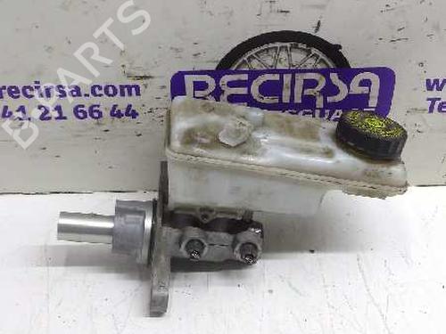Used Brake master cylinder RENAULT KANGOO / GRAND KANGOO II (KW0/1_) [2008-2025]  9482523