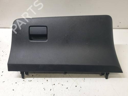 Used Glove box TOYOTA YARIS (_P13_) 1.5 Hybrid (NHP130_, NHP130) (101 hp) 24802722