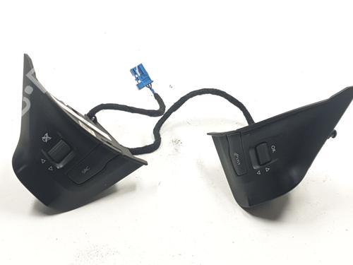 steering-wheel-controls-peugeot-2008-i-cu_-2013-33288352 main image