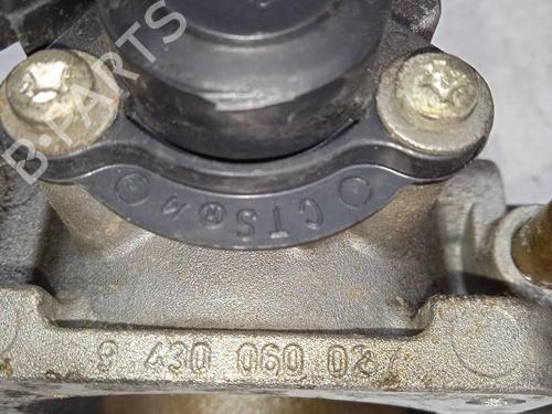 Throttle body DAEWOO NUBIRA Saloon (J100)  | BP9483498M82 