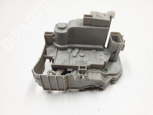 Używane Zamek drzwi tylnych lewych Zamek drzwi tylnych lewych FIAT BRAVO II (198_) 1.4 T-Jet (198AXG1B) (120 hp) 36808654 36808654