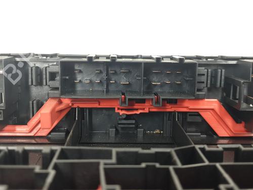 Fuse box VW GOLF V (1K1) 2.0 TDI | BP32742741E1  - Image 8