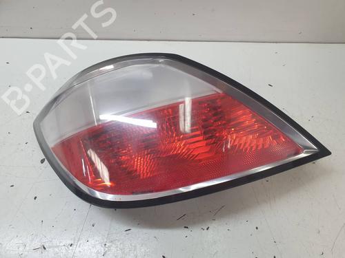 Used Left taillight OPEL ASTRA H (A04) [2004-2014]  25882146