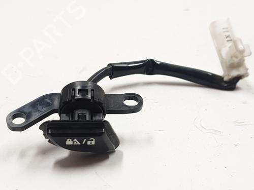 Used Switch Switch YAMAHA MOTORCYCLES TMAX TMAX 560 Tech Max (SJ18, SJ21) (48 hp) 40109421 40109421