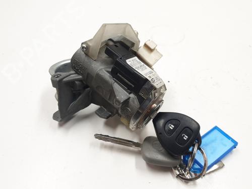 ignition-barrel-toyota-verso-_r2_-2009-2010-2011-2012-2013-2014-2015-2016-2017-2018-32411884 main image
