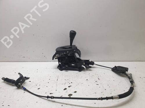 Used Gear lever TOYOTA YARIS (_P13_) 1.5 Hybrid (NHP130_, NHP130) (101 hp) 24802725