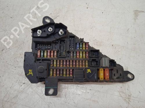 Caja reles / fusibles BMW 5 (E60) [2001-2010]  10013302