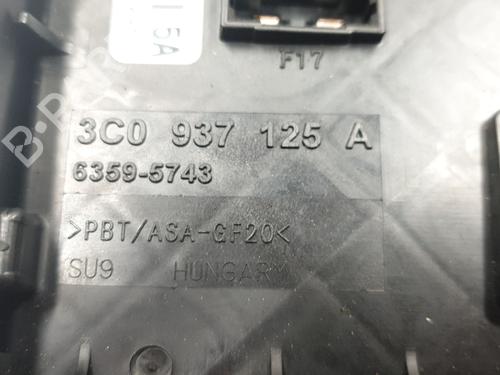 Fuse box VW TIGUAN (5N_) 2.0 TDI | BP32989220E1  - Image 10
