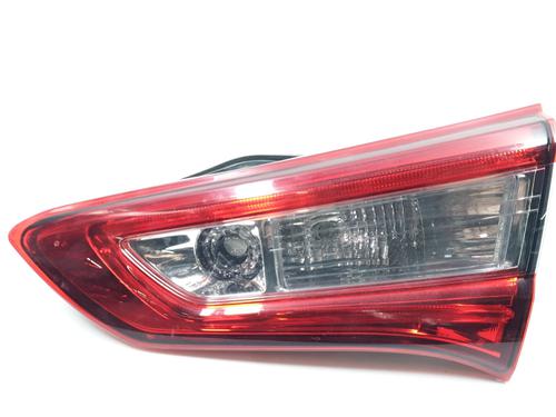 Højre baglygte bagklap TOYOTA YARIS (_P13_) 1.5 Hybrid (NHP130_, NHP130) (101 hp) 24802710