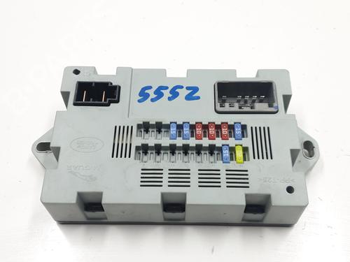 fuse-box-land-rover-discovery-sport-l550-2014-35955481 main image