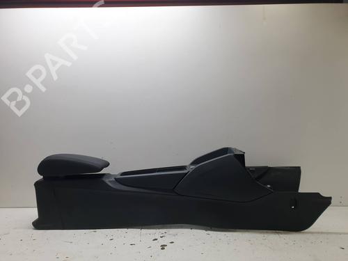 Used Armrest / Center console AUDI Q2 (GAB, GAG) 30 TDI (115 hp) 26563986