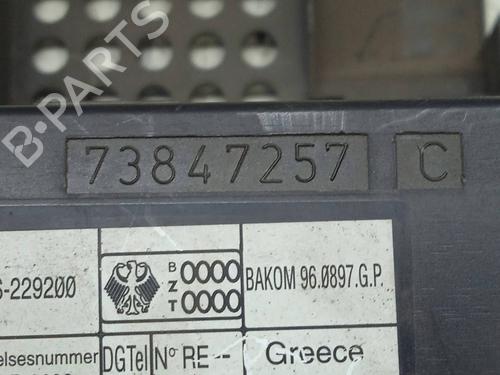 Fuse box RENAULT LAGUNA I (B56_, 556_) 1.9 dTi (B56J) | BP9492264E1 