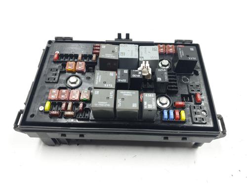 Used Fuse box Fuse box 39136464 39136464