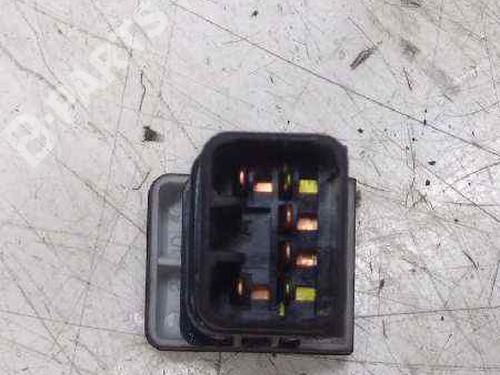 Switch KIA CARENS II MPV (FJ) 2.0 CRDi | BP9478788I30 