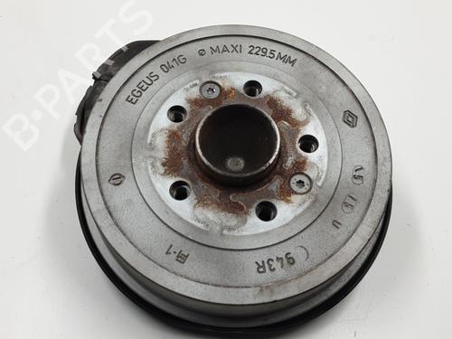 Used Left rear steering knuckle RENAULT CAPTUR I (J5_, H5_) 1.3 TCe 130 (J5NJ, J5NE) (131 hp) 30870549