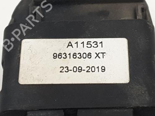 Left front window switch MICROCAR M.GO 0.5 | BP32232917I27