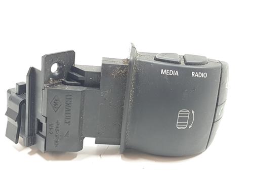 Used Steering wheel controls RENAULT MASTER III Bus (JV) 2.3 dCi 110 FWD (JV0R, JV0W) (110 hp) 29977689