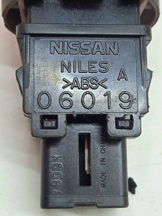 Switch NISSAN JUKE (F15) 1.5 dCi 9485288 BParts