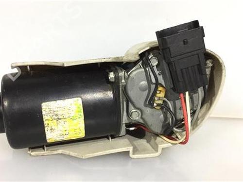 Used Front wiper motor RENAULT MEGANE I Coach (DA0/1_) [1996-2003]  11341749