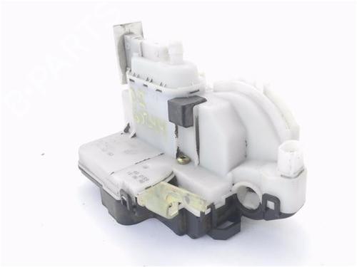 Serrure avant gauche VW POLO III (6N1) 60 1.4 (60 hp) 26587732