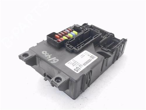 Used Fuse box Fuse box 39093867 39093867