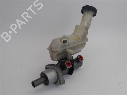 Used Brake master cylinder RENAULT CLIO III (BR0/1, CR0/1) [2005-2014]  18332507